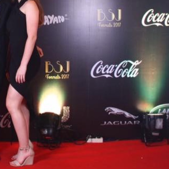 Black study and comfortable material - Picture 4 of 4